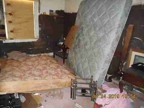 2075 Burnside (17)_m.jpg